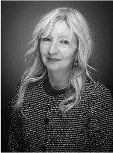 Author picture of Maureen Andrade.