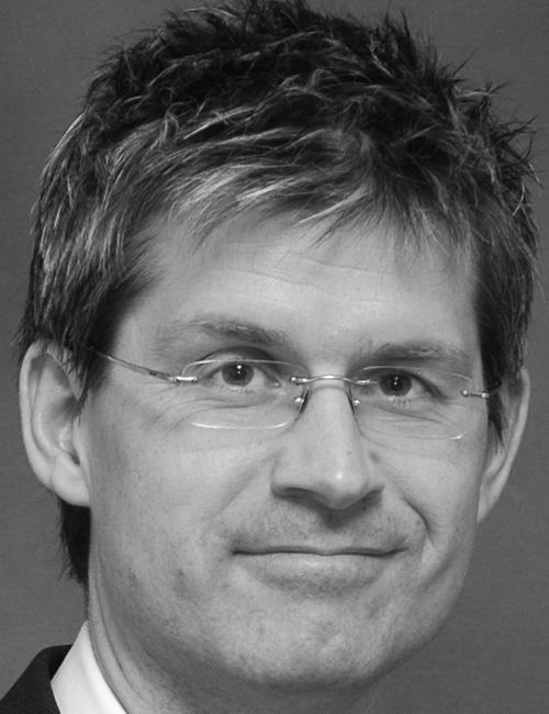 Black and white photo of Gordon Drummond with contact info and title: Chief Learning Officer at Sessions Online Schools of Art and Design, based in New York.