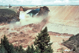 Failure of Teton dam in Idaho, USA in 1976 was not due to inappropriate compaction or piping Refer to the image caption for details.