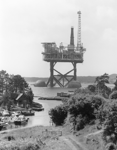 Fig. 1. Refer to the image caption for details.