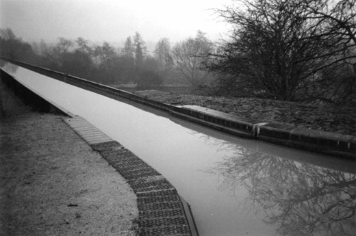 Edstone Aqueduct—sympathetic restoration Refer to the image caption for details.